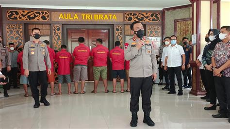 Galeri Foto Tersangka Kasus Kerangkeng Manusia Resmi Ditahan Polda Sumut