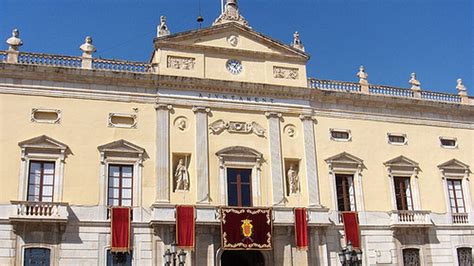 Cuatro detenidos y 11 registros por corrupción en el Ayuntamiento de