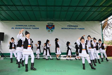 TURDA Momente surprinse la petrecerea campenească de 1 mai I FOTO