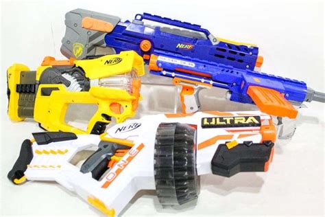 Collection of Nerf Toy Guns - Bunting Online Auctions