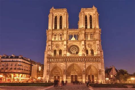 Notre Dame la bella Catedral de Nuestra Señora de París en 2021