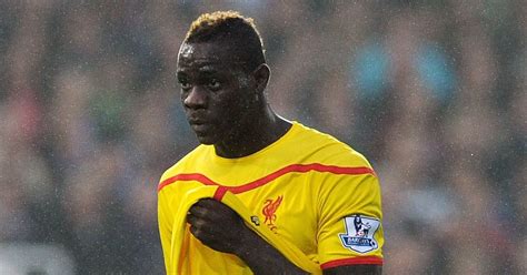 Mario Balotelli Suffers Racist Abuse After Mocking Manchester United ...