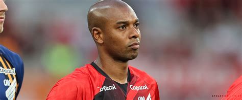 Athletico Paranaense Site Oficial Fernandinho E O Reencontro