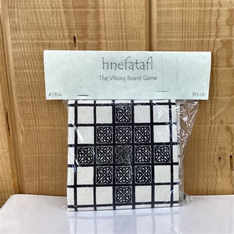 GAME: HNEFATAFL – Runestone Museum