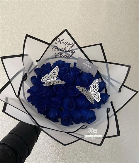 Luxury Blue Rose Bouquet With Butterfly Brooches