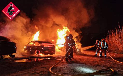 Un Virulento Incendio Al Calcina Tres Veh Culos Ahora Marina Baixa