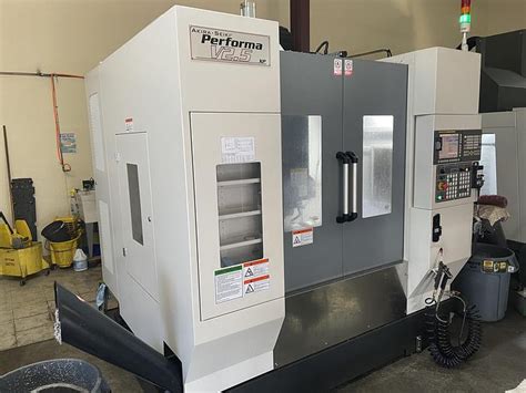 Akira Seiki V Xp Cnc Vertical Machining Center Used Machines