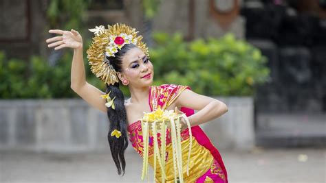 Kisah Tarian Tradisional Bali Dan Pertunjukannya