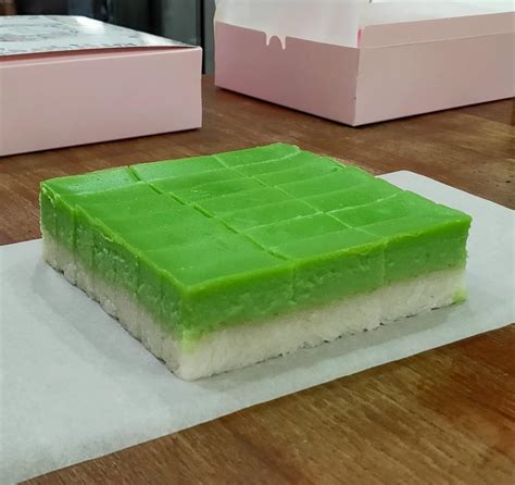 Kuih Salat Pandan Serimuka Pandan Putri Salat Food Drinks