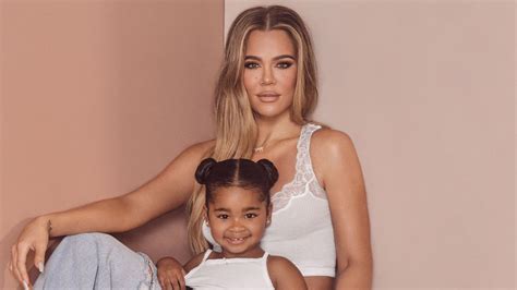 How Khloe Kardashian Reacts When People Call Daughter True Big Youtube