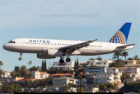 N407UA United Airlines Airbus A320 232 Photo By LUSU ID 1042275