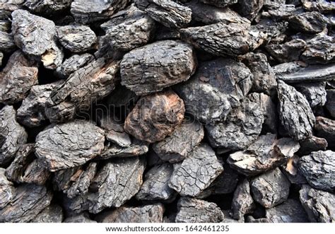 Pile Dry Lignite Coal Ready Heating Stock Photo 1642461235 Shutterstock