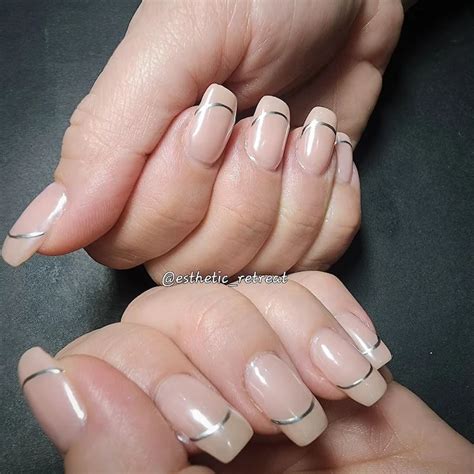 Invisible French Nails So Sieht Der Heiße Nageltrend Aus