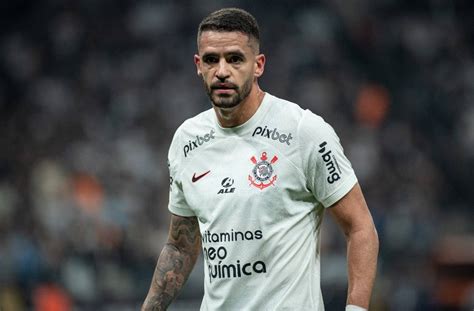 Corinthians Renato Augusto Vai A Campo Em Treino O Time