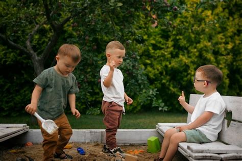 Free Photo | Full shot kids playing outdoors