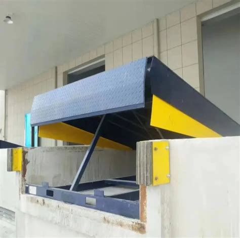 CE Certified Edge Eod Stationary Fixed Truck Yard Ramp Loading