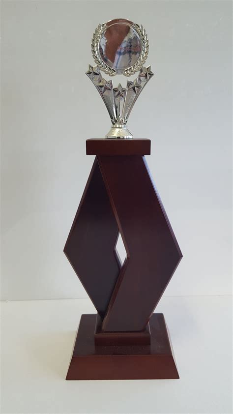 perpetual trophies shields plaques brisbane logan city trophy centre