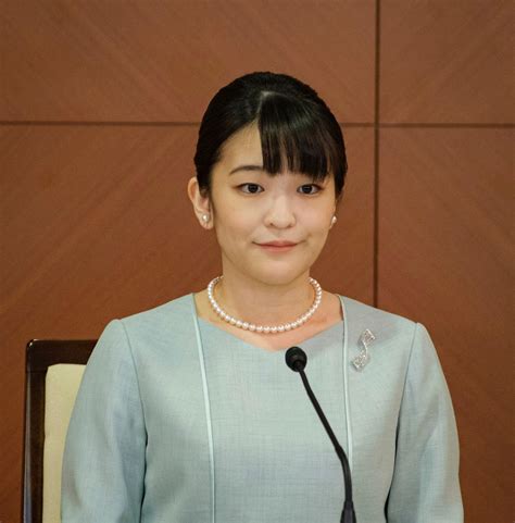 「髪が綺麗すぎる」「サラサラでツヤツヤ」 小室眞子さん、出国時のストレートヘアにネット注目 J Cast ニュース