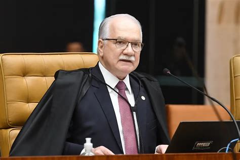 Fachin abre mão de ação da Vaza Jato que apavora políticos e manda caso