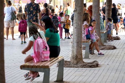 Los centros educativos de Benetússer inician la vuelta al cole de más