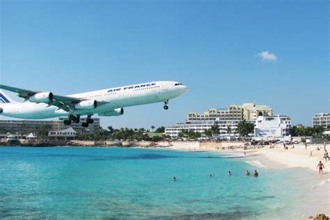 Maho Beach Planes