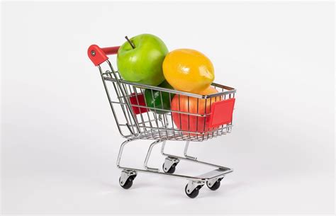 Shopping list over shopping cart - Creative Commons Bilder