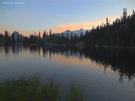 Sunset Behind Mt Daniel And Tuck Lake Alpine Lakes Wilderness Wa Alpine Lake Natural