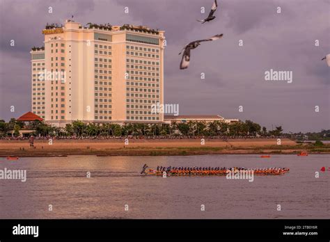 Phnom Penh celebrates Bon Om Touk, The Cambodian Water Festival, with ...