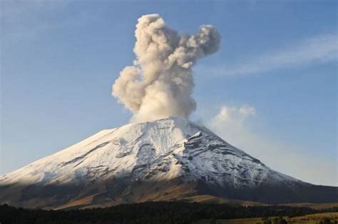 Volcán Popocatépetl registró 256 exhalaciones y una explosión en México