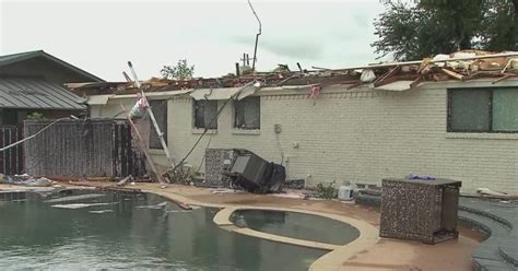 This Is Trying On Your Soul Possible Tornado Rips Roof Off Home