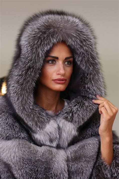 What A Wildling Would Wear Dame Hood Hat Fabulous Furs Fox Fur Coat