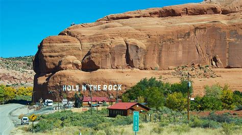 Hole In The Rock San Juan Utah Usa Utah Natural Landmarks The Rock