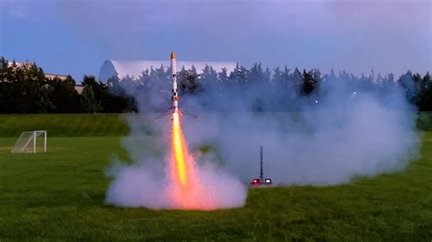 Propulsive Landing Model Rocket Attempts Youtube