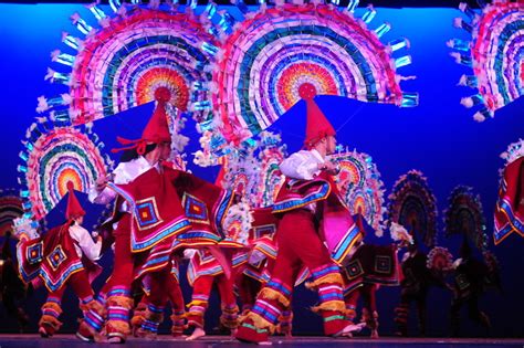 Danza De Los Quetzales Ballet Folklorico De Mexico Flickr