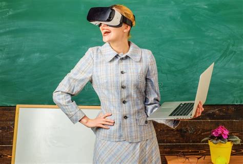 Smiling Teacher With Laptop In Vr Headset Digital Education Modern