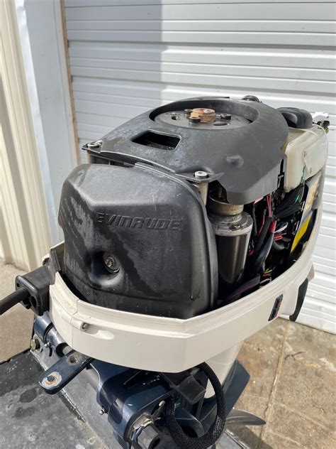 2006 Evinrude Etec 60HP Outboard Engine 2 Stroke 20 Shaft With Rigging