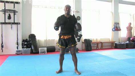 How To Do A Kickboxing Crescent Kick Youtube