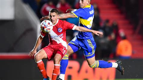 Luciano Sánchez do Argentinos Juniors sofre lesão assuatadora em