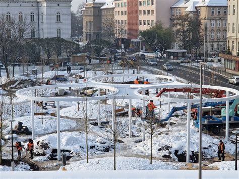 Przebudowa Placu Przed Dworcem Pkp W Opolu Montowane S Awki Plac