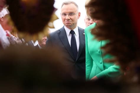 W Czasie Powodzi Andrzej Duda Bawi Si Na Do Ynkach I Wr Cza Wieniec