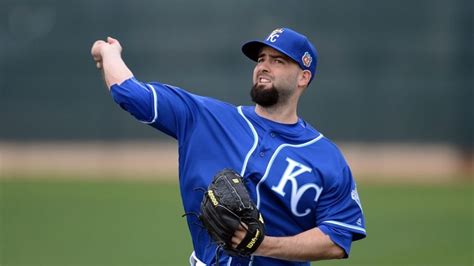 KC Royals Add Dillon Gee To Roster