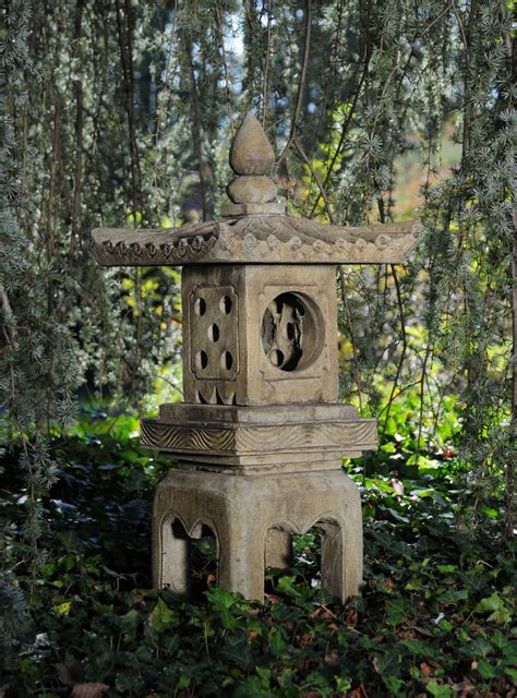 Footed Japanese Lantern Unique Stone Antique And Garden Reproductions