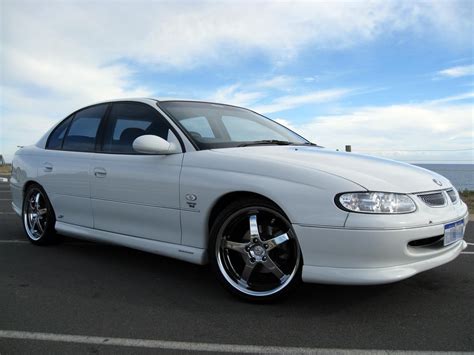 Holden Commodore Executive 38 V6 - Photos, News, Reviews, Specs, Car ...