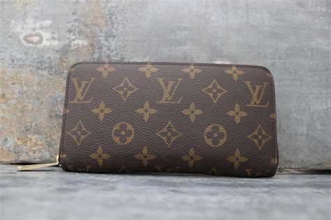 Louis Vuitton Zippy Wallet Inside | semashow.com