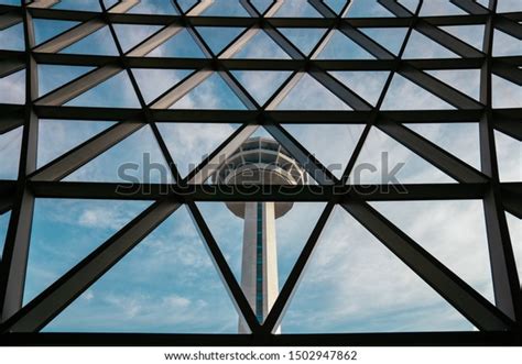 11 Changi Airport Jewel Building Perspective Images, Stock Photos ...