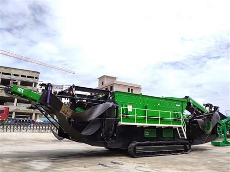 50Kw Crawler Mobile Crusher Machine 180 TPH Portable Concrete Conveyor