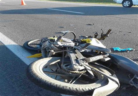 Joven De 19 Años Que Viajaba En Moto Murió Tras Chocar Con Un Camión