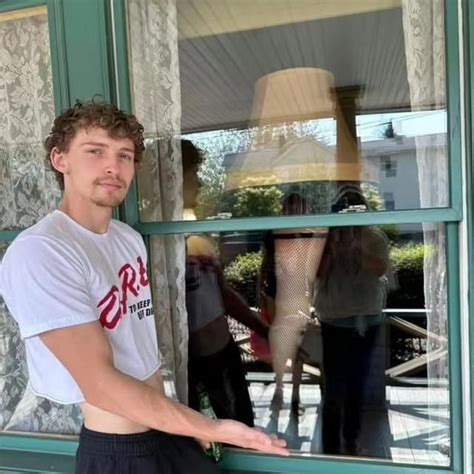 Hot To Go Describes Food You Can Pick Up From The Counter And Take Home