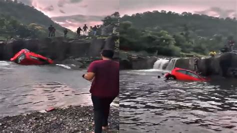 Viral Car Falls Into Lodhiya Kund In Mps Indore People Rescue