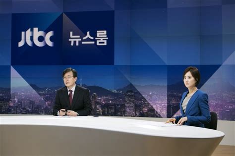 'JTBC 뉴스룸' 신뢰도 단독 1위…손석희 앵커 영향력 압도적 1위 | JTBC 뉴스